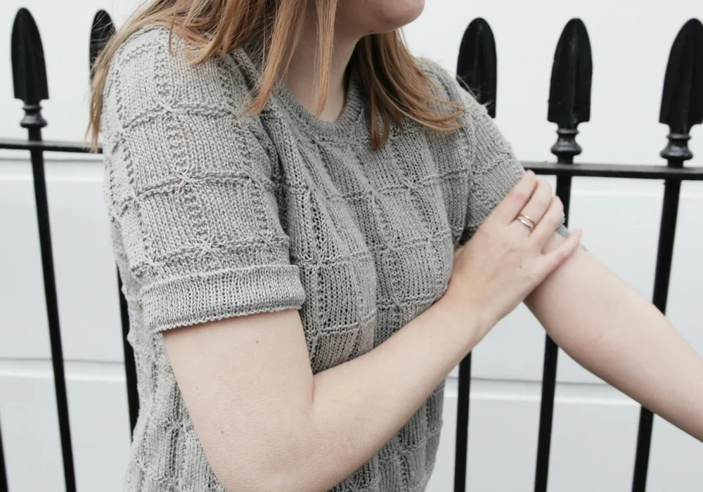 【sullen】 RIPPLE PATTERN KNIT SHIRT Ravelry: Ripple Crop Top pattern by Jessie Maed Designs